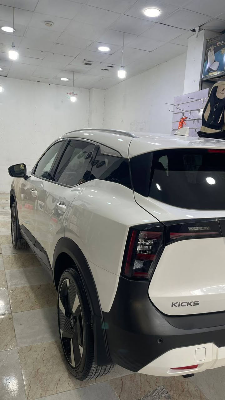 للبيع نيسان كيكس موديل ٢٠٢٥ ماشي ٦٠٠ميل فقط زيروو مواصفاتSRAwd
حادث سيارة  جملغ امامي سبخ و جاملغي خلفي ٢ شبر سبغ
بدون دواخل أرباكات كل سليمة عدا بردة ، مواصفات سيارة دبل اكسل، بصمه اتو هولد، رادار ٣٦٠،كيج الكتروني، رادار أزرق ، حساسات،  ٤ كاميرات و بعد هواي مواصفات 
سعر ١٧٧ وبيه مجال قليل
مكان اربيل 
***********
