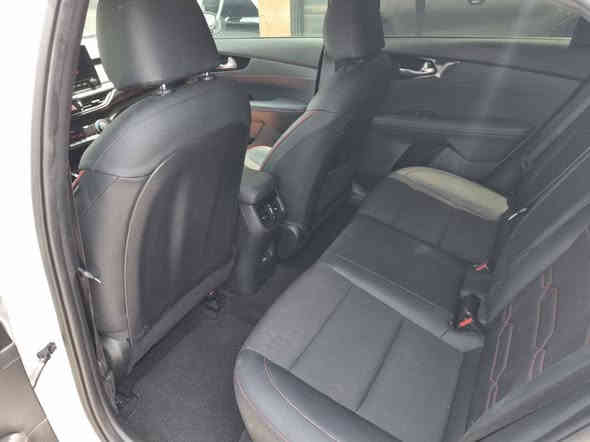 السلام عليكم
للبيع كيا فورتي 2023 جي تي فول رقم 1 – بصمة تشغيل ، بصمة أبواب ، كراسي جلد ، اشاير مري ، نقاط عمياء
2023 KIA Forte, GT 
2.0L I-4 DOHC, VVT, 147HP
وارد أمريكي ، الاربكات كلهن سليمة ، رقم شمالي  ، اللون ابيض ، محرك 1600 تيربو ، الحادث كما موضح بالصور، تبديل وصبغ الجاملغ والدعامية وتصليح وصبغ جزء بسيط من البونيد ، اوتو هولد ، هند بريك دكمة ، نقطة عمياء ، اشاير مري ، ماشية تقريبا 34 الف ميل  
السعر 175 ورقة - مع الرقم
مكان بغداد 

رقم الهاتف ***********
