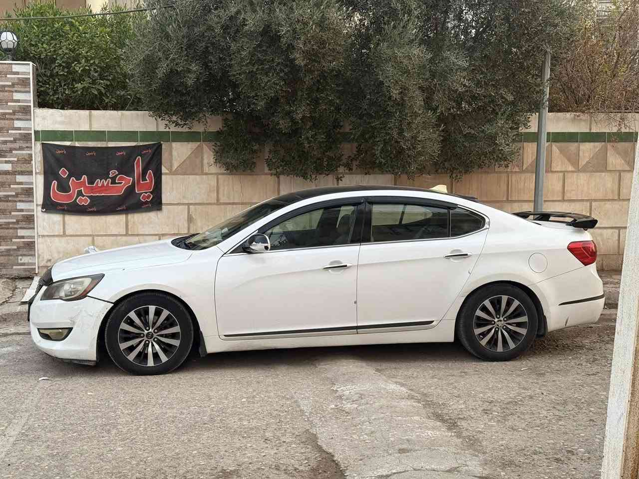 السلام عليكم اخوان
كيا كادينزا 2011 خليجي 
V6 3500
مواصفات 
بانوراما 
كشنات كهرباء و خزن ميموري 
ستيرن كهرباء 
شاشة 
لايتات زينون قوية 
بردة خلفية
السيارة مبدل كير و مكينة نظيفة و تخبل 
حدادية 70‎%‎ 
صور السونار مرفقة بالمنشور 
السعر 118$ و بيهة مجال و تدلل ان شاء الله 
مكان السيارة واسط الكوت 
***********
