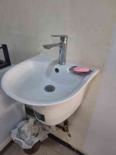 غراض مطعم للبيع لعدم التفرغ ..
غراض نضيفه وجديده استعمال شهرين فقط وباسعار مناسبة  ..

الاسعار :

مبرده الحياة ٣٠٠،٠٠٠ الف

طباخ اربع عيون ٢ حجم كبير ٢ حجم صغير ٢٠٠،٠٠٠ الف

مجمده حجم ١٣ قدم ٢٥٠،٠٠٠ الف 

ميز مربع ٢٠،٠٠٠ الف

كرسي ١٠،٠٠٠ الاف دينار

مفرغه حديد حجم ٥٠ أصليه ٤٠،٠٠٠ ألف

مروحه عموديه رذاذ ١٠٠،٠٠٠ الف

سنك مع القاعده حديد والخلاط ٥٠،٠٠٠ الف

مغسله مع الخلاط ٧٥،٠٠٠ الف

للاستفسار مراسلة الرقم واتس اب او الاتصال:

***********
