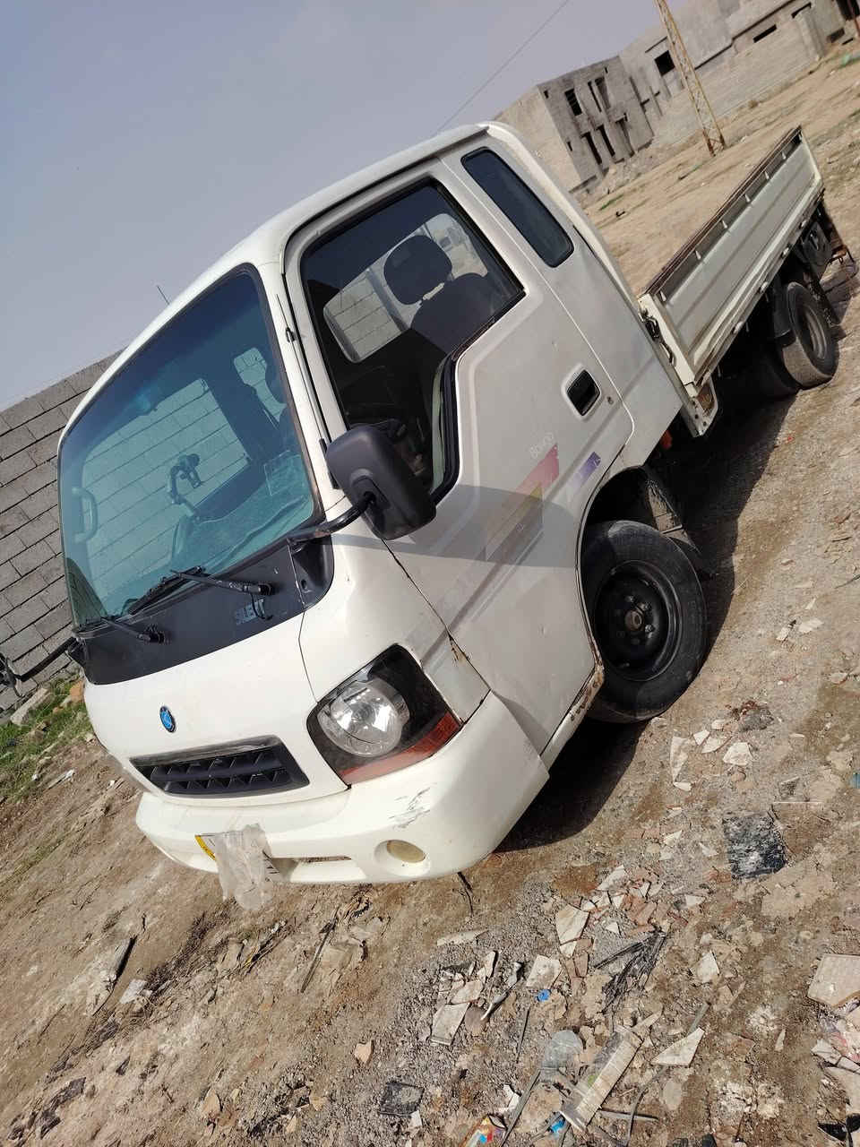 اسلام عليكم كيا يزون للبيع رقم صلاح الدين ألماني مسجلة بأسمي محرك جديد كير واكسل جدد طخم تايرات خلفي جديد تركي لايت زنون تبريد تدفئه السعر 75للاتصال ع رقم المحمول ***********
