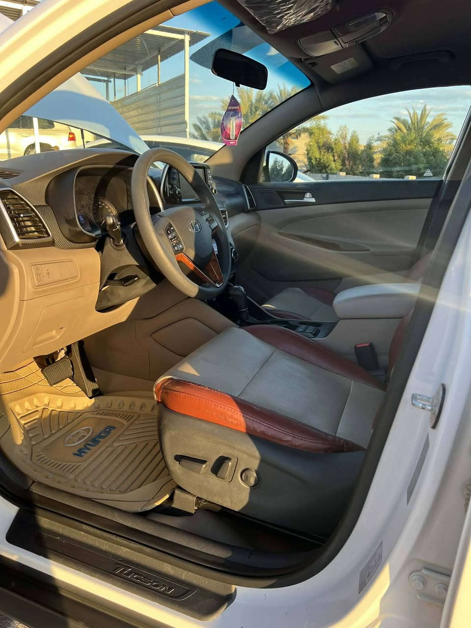 السلام عليكم للبيع هونداي توسان 2019 خليجي مكفوله كفاله عامه مكينه 2000 مامفتوحه تبريد ثلج حساس امامي وخلفي شاشه كامره مري شفط بصمه كشن كهرباء جلد لونين ماشيه 59 الف رقم بابل باسمنه تخم تاير جديد السعر ب208 وبيها مجال للاستفسار الاتصال على الرقم *********** مكان السياره بابل حله
