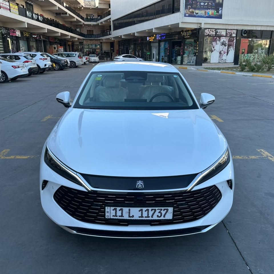 BYD QIN L(وارد دولة الصين)
الموديل :- 2025
عداد المسافة :- 21000 كم
مدى البطارية :- 80 كيلو 
مدى البطارية والبانزين :- 2100 كيلو 
المواصفات :-
1- بصمة ابواب وتشغيل
2- نظام ترحيب عند الاقتراب 
3- داخل جلد ابيض 
4- 13 كامرا 
5- اوتو بارك
6- رادار تفاعلي 
7- وبقية المواصفات الاساسية المعروفة
السعر 24،000،000 د.ع 
العنوان بغداد / جانب الكرخ
للإستفسار :-***********
