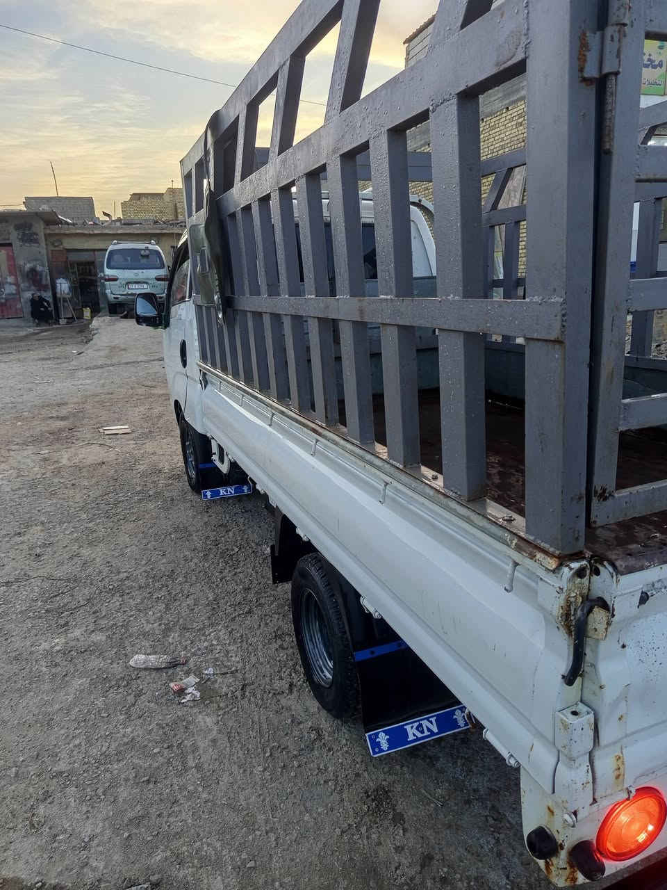 السلام عليكم ،،2014،،رقم ذي قار،سنويه،،29،،سياره مال جني خيرمن الله ،،مكاني ذي قار سوق الشيوخ،،السعر،83،وبيه مجال بسيط،ملاحضه،السياره ،بيه خدشات اوطخات،بسيطه،،***********
