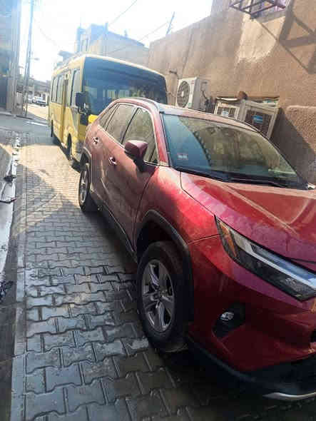 - راف فور  بانزين 
- موديل 23 وارد امريكي 
- لون احمر كرزي
- تخم تاير قبل اسبوع انشد
 - ماشيه 35 الف
 - رقمها فحص مؤقت تسجل بسم المشتري وفي أي محافظه 
حادثها جانبي 
البجم كبس 
مواصفات Xle
رادر امامي 
رادر خلفي 
سلايد 
إشارات تحذير بالمري 
إشارات بالمري 
كرسي كهرباء 
السعر 180
 وهذا رقم تليفوني بيه واتس - 
***********
