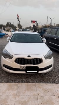 كيا كوريس 2013  فئة اولى جكات مرجعها دبل    مكفولة من الصبغ  بيها بارد...