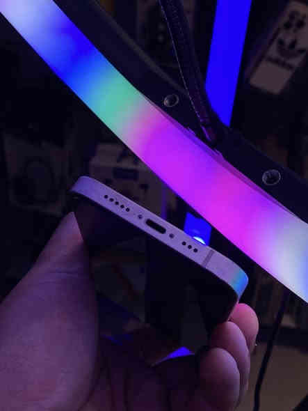 سلام عايكم. ايفون للبيع
ايفون ١٣ عادي. 
ذاكره ٢٥٦
بطاريه ١٠٠ استبدال جديد 
خالي من اي مشاكل 
 ملحقات كامله 
الجهاز نظيف جدا. فقط بي طخه بسيطه مبينه بالصور 

المكان بغداد 

السعر مناسب 

***********
