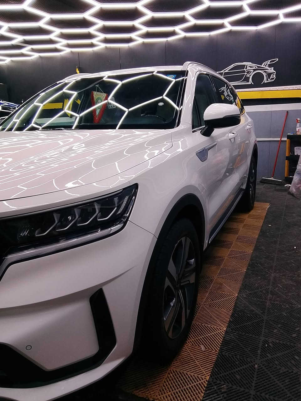 اسلام عليكم كيا سورنتو مديل2023
خليجي مكفولة كفاله عامه 
المواصفات
رقم بغداد
كشنات مخمل ابيض
كير ماوس
رادار امامي خلفي
شفتات ستيرن
4وضعيات قيادة
كشن كهرباء
بصمه 
باب خلفي كهرباء 
7راكب
مكينه 6سلندر
المكان بغداد الكماله
السعر 305$ وبيها مجال
 ***********
***********
