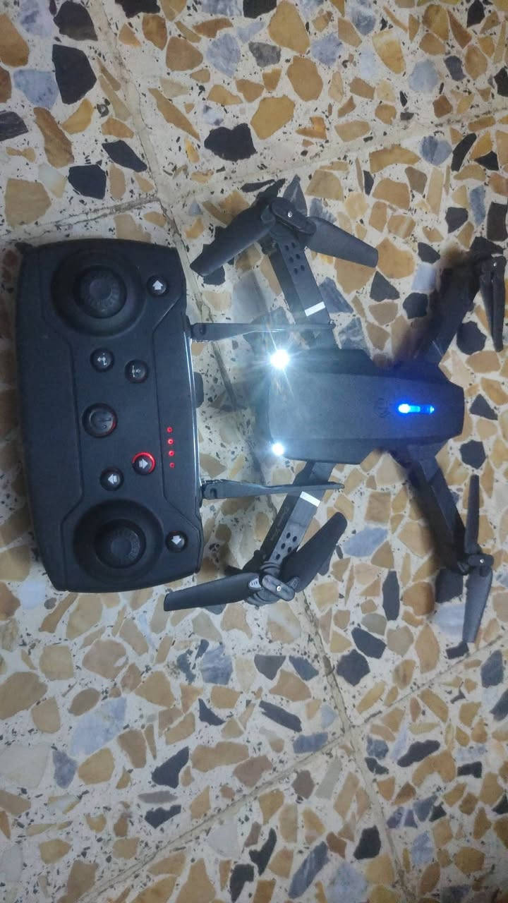 E88 PRO DRONE.
المدى 250متر

الارتفاع70متر

البطاريه 10 دقائق إلى 15دقيقة

السعر 30مع التوصيل

بيها كامرتين واحده من الامام وحدة من جوة

مع كامل ملحقاتها موجوده في الصوره


**إذا كنت صاحب هذا الإعلان وتريد حذفه لأي سبب، رجاءا أرسل رسالة إلى الدعم الفني**