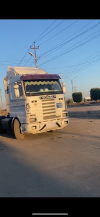 للبيع سكانيه موديل1995مربوطه صهريج سنويه جديده رقم بصره شرط تحويل ثاني...