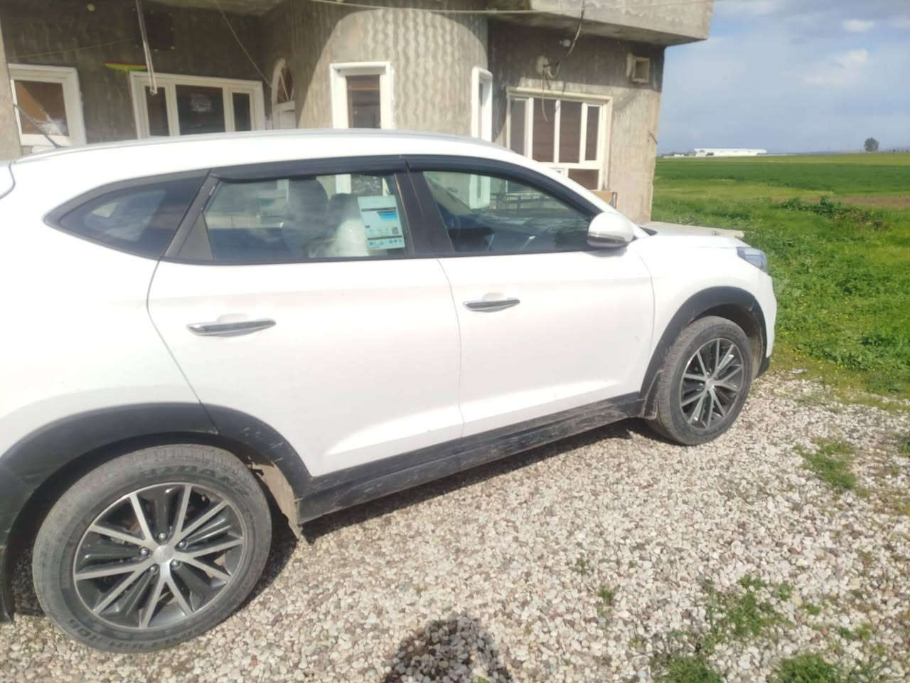 توكسان ٢٠١٧ سعر ١٥٥$
رقم سنويه جديد تحويل وكاله شرط 
كير ومحرك شرط صبغ بس ٢ قطع بوند و جاملوغ 
فول موصفات بس بدون فتحه  اخوان إلي مو شراي لا يتصل رجاء رجاء  ***********
