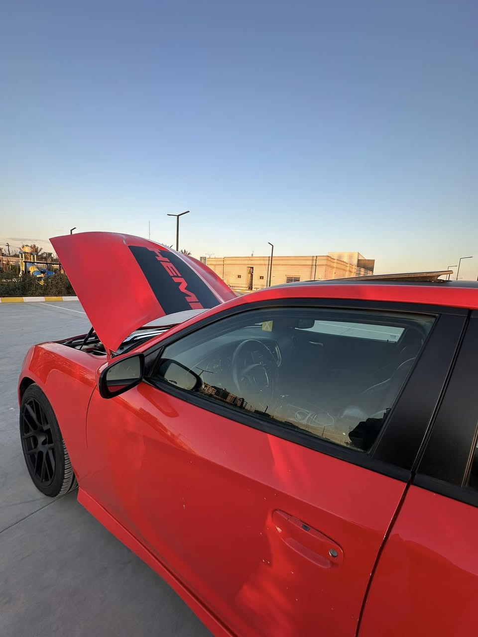 للبيع جارجر دايتونا اصل 8 سلندر 2018 وكالة هارلم
 5700 خليجي فول مواصفات.
 قفل اكسل SRT 3.09 وبرمجة مصطفى ايكل 💪
 سيارة قوية كلش ومتلحك على تبديل تايراتها 😉
 ماشية 83000 كيلو وبيها نظام GPS مدفوع اشتراكه🌏

المواصفات:
 سلايد روف
 شاشة كبيرة كار بلي
 كاميرا خلفية
 حساسات خلفية
 سستم سماعات alpine
 كشنات حضن دايتونا كنتارا
 شيفتات ستيرن
 كشنات ميموري
 ستيرن كهرباء + تدفئة
 سوبر تراك باك
 نظام سبورت مود
 تشغيل عن بعد
 مري قلاب
 تدفئة وتبريد كشنات امامي خلفي
 شوته رياضيه موبار
 دبات سود 
 السيارة بيها صبغ باب السائق والجاملغ  وسونارها موجود ومكان السيارة السيدية السعر 245 ورقة  وبيها مجال للاستفسار الاتصال على ***********
