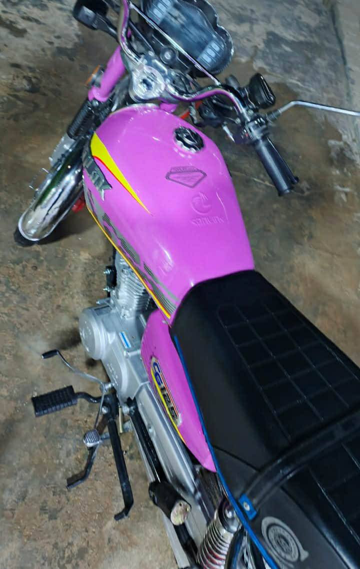 سلام عليكم يراني موديل(2025) )4 كير )سعر  700 بيه مجال مكاني بغداد حي نصر ‏(‪***********‬‏)
