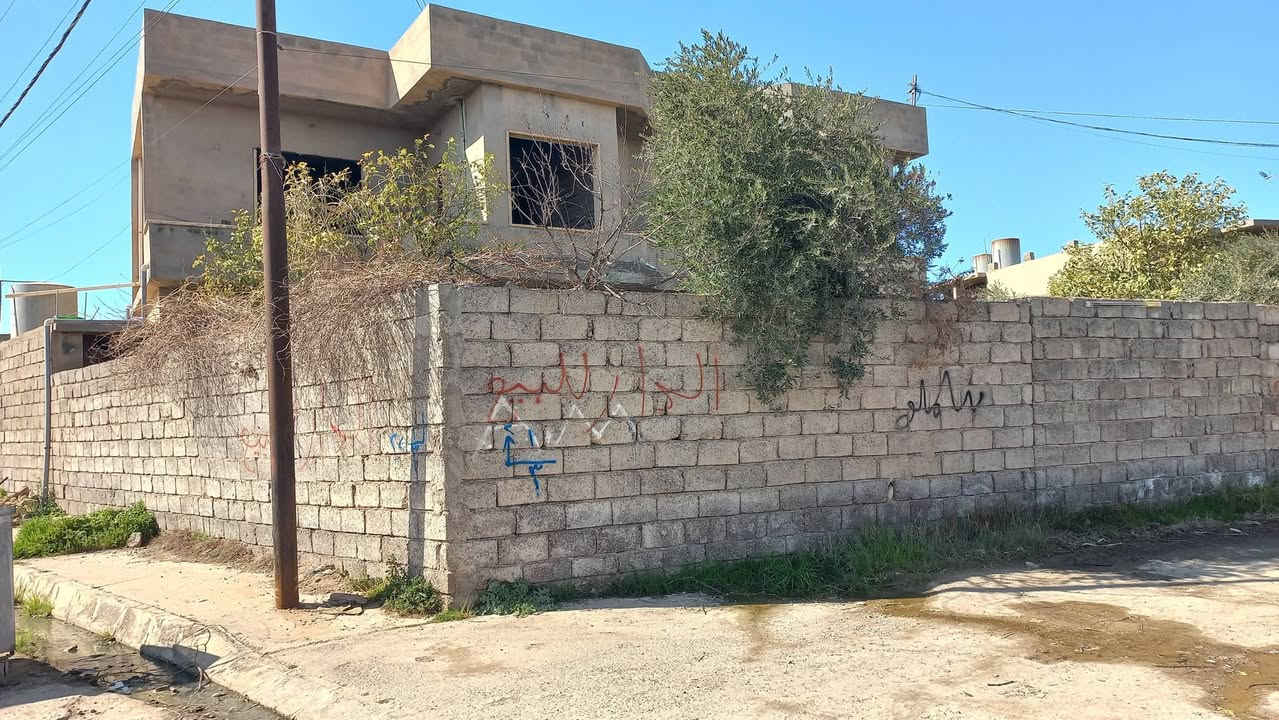 بيت للايجار طابقين الارضي كامل والثاني مو كامل القياره سايدين المستشفى ***********
