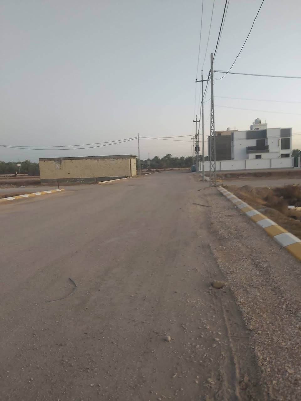 قطعة للبيع المساحة 100متر
شارع بغداد عامود 170 #مجمع الزيف #لاند
مع توفر كافه الخدمات 
عرض الشارع الرئيس 30متر الفرعي 10متر 
السعر 47مليون وبيه مجال 
نوع العقار.. طابو زراعي سند 25 اقرار محكمه 
عقارات كربلاء في حي العباس ع *********** 
@أبرز المعجبين
