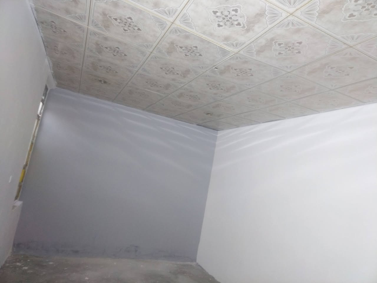 سلام عليكم بيت للايجار عنوانه شارع المطار القديم قرب الجامع الذهبي مساحته 120 اجره على عائله عله صغيره ما اجرى على عائله كبيره رجاء بدون احراج اتوصل عله رقم ***********
