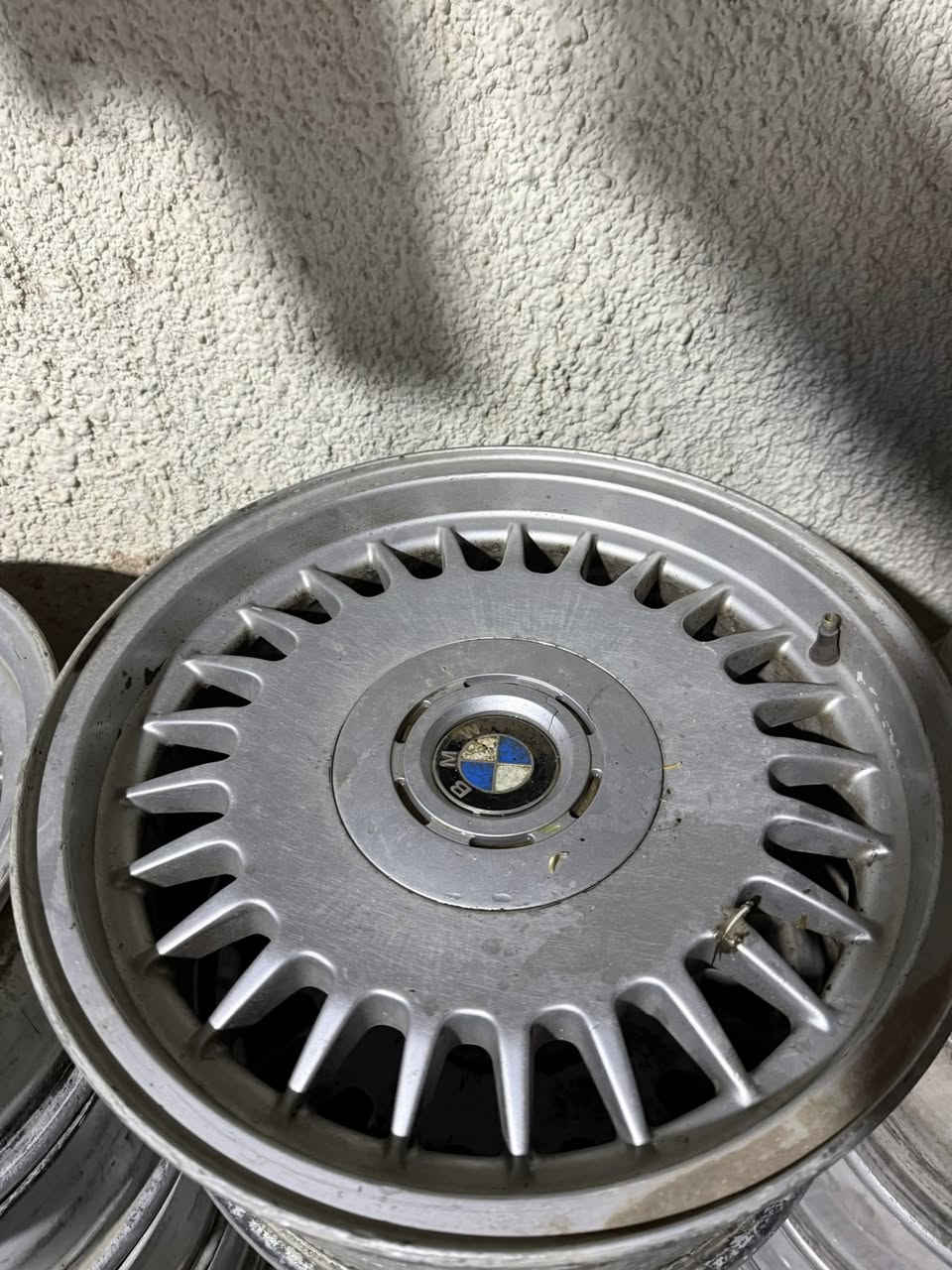 ويل كب بي ام كاسحه حجم16 E38
• نوع أصلي ونظيف جداً (البيع ومراوس )
 • مكفول من تصليح 
💰 السعر: 350,000 دينار
📍 الموقع: بغداد – حي العامل، شارع 7 نيسان
🚚 يوجد توصيل

📞 للتواصل (واتساب): ***********
