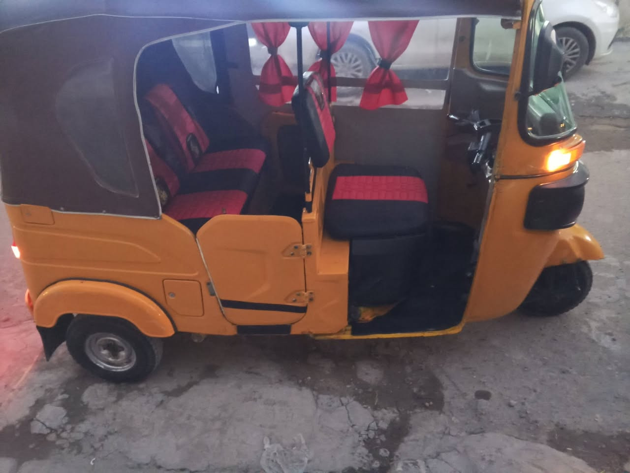 سلام عليكم شباب تكتك للبيع 21شهر 10رقم سنويه بغداد شوكت مدريد تحويل مكاني، بغداد البياع شرطه الخامسه شراي يخابر وات ساب ***********
سعر 7وبيه مجال
