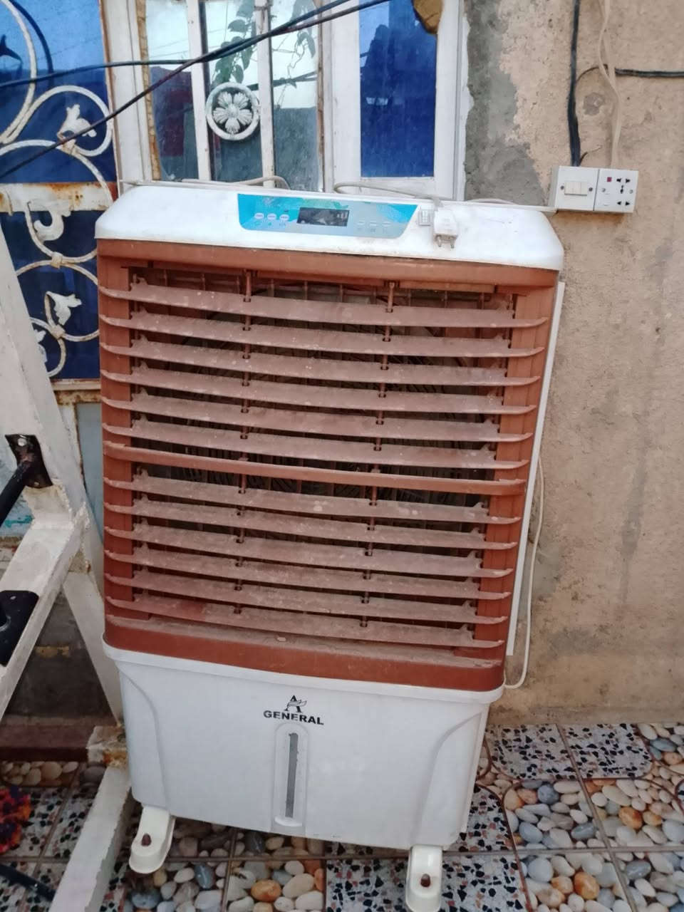 السلام عليكم 
الطباخ 75

مبردة 70

مكنسة كهربية 20
الهاتف ***********
