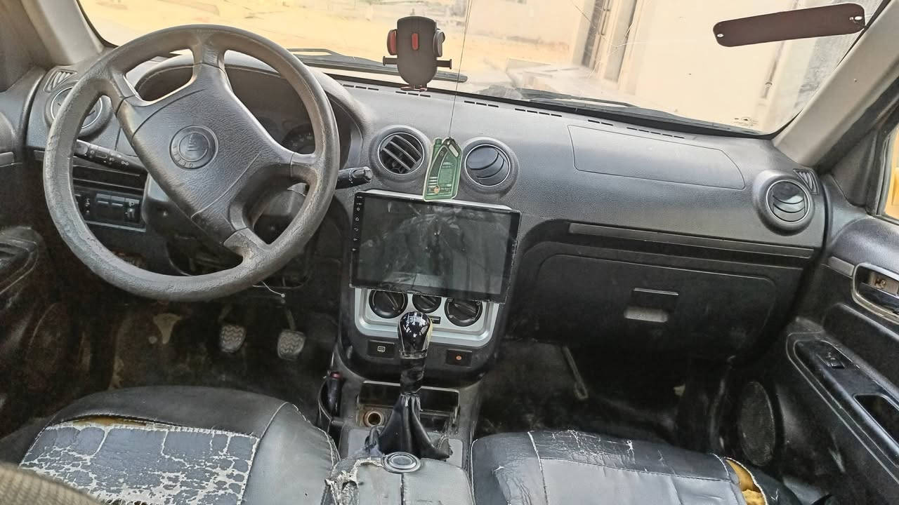 سيكي 2013 داخل أسود كصة جديدة
شرط بلا ضرر 
تبريد شغال 
كير مكينة شرط 
مصلح دوسات ودوائر يعني هسه ما بيها خياس 
رقم بغداد مشروع موازي شرعيها بالموصل
بيها كوبون جديد
السعر 29 بيها مجال 
الرقم ***********
