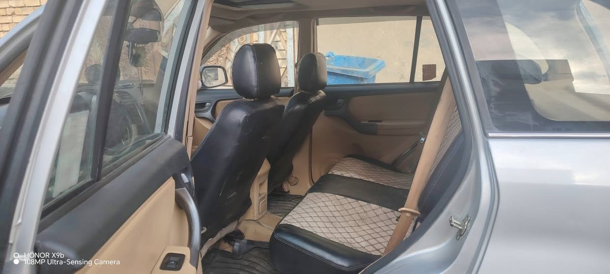 السلام عليكم تيكو 2013 السيار لا بيهة ضربة ولا صبغ بيهة جراد بالقمارة وشوية بالبنيد حلوة ومرتبة يرادلهة شغلات بسيطة السعر ٥٥
***********
