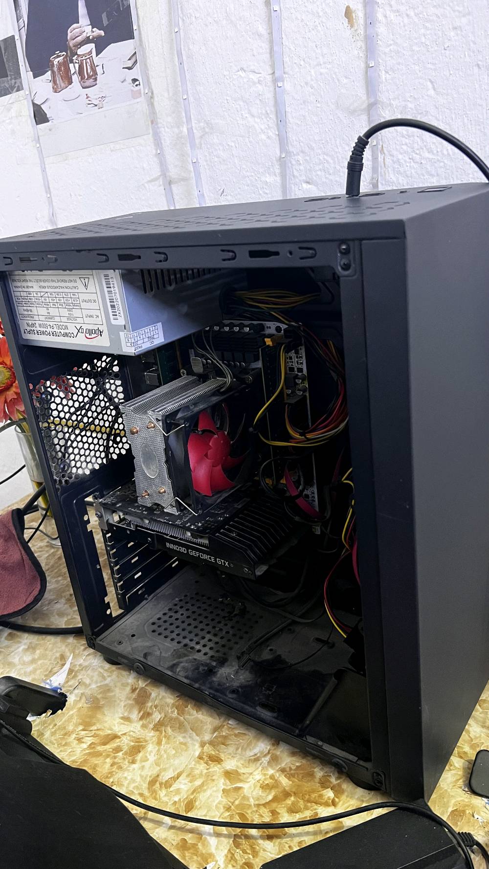 سلام عليكم لا تعبني قيم واخذ مكاني كوت واتساب ***********

intel xenon E5 2640 v3
NVIDIA GTX 1650 4Gb Ram
Ram 16g ddr3 1800 MHz
m.2 nvme 512 Hikvision
Hard ssd 120gb
psu 550 watt  صيني
Case 
توصيل لجميع المحافظات