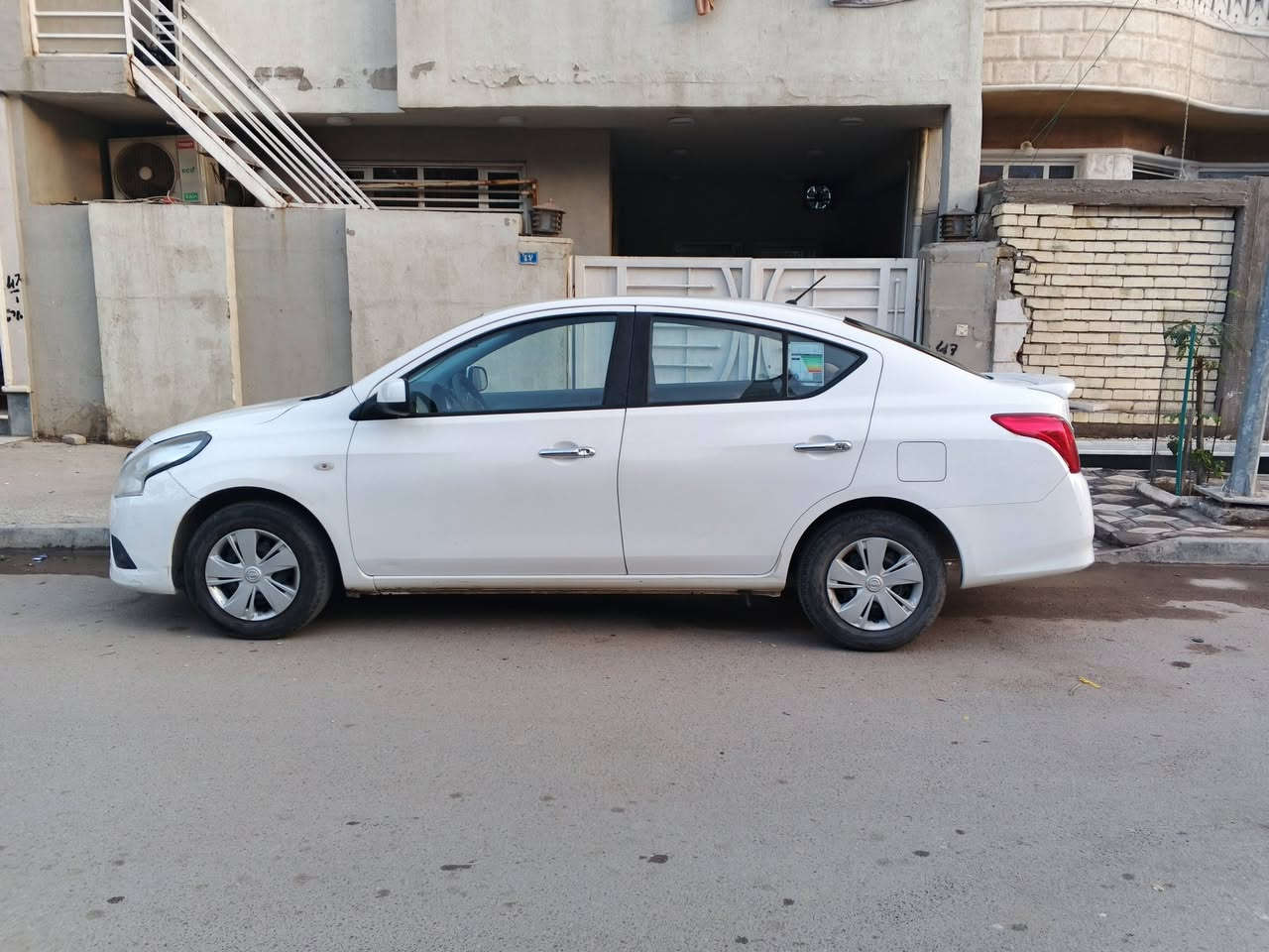 سلام عليكم نيسان صني موديل 2020باسمي ماشية 77الف بدون تبديل بدون صبغ بس بارد الغدير ساحة ميسلون السعر 113
***********
