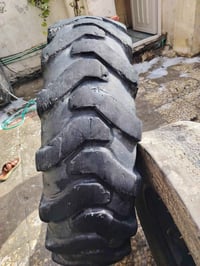 السلا م عليكم تاير هندي حجم 24.  1400 عنوان بغداد 07755269135