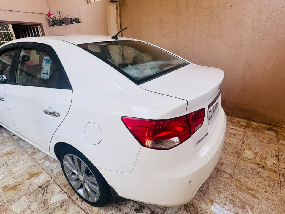 سيراتو موديل ٢٠١٢ 
رقم سليمانيه دولي 
سنويه لنهاية ٢٠٢٧
فول موصفات عدى الفتحه 
تحكم جهتيت
كير 6نمر 
شفتات استرين 
تبريد بيانو شاشه 
كامره
حساسات خلفي 
دوشمه جلد 
ارظيات جلد 
مكينه لا تنقيص ولا بخار  خير من الله 
تبريد ثلج ❄️❄️❄️
تخم تاير جديد 
خمسه ويل كب ١٧ 
منظومة بانزين جديده 
صدر جديد 
السعر ٩٨وبيهه مجال
المكان ديالى المقداديه 
***********

