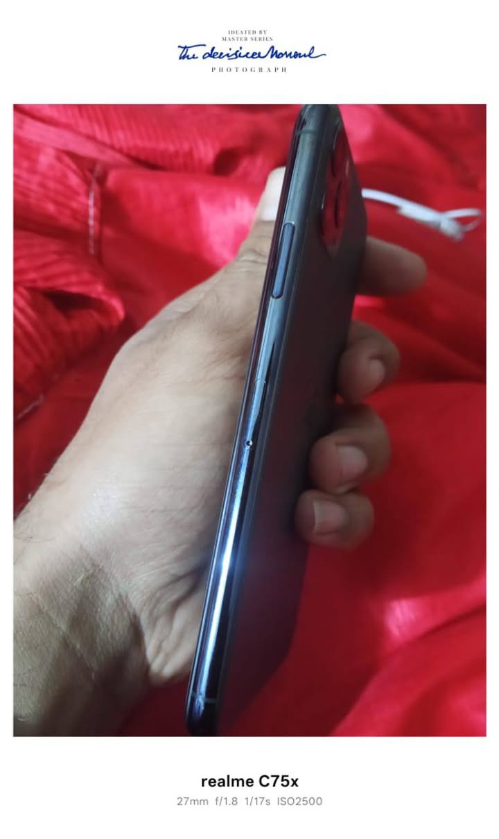 السلام عليكم 
آيفون 11ابرو ماكس 
شاشه GXاصلي
بطاريه مبدل 100
فيس ￼ايدي متوقف 
‏سعره 225
￼***********
