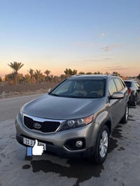 سورنتو 2010 خليجي ك 4سلندر دوش  حساسات بصمه  كاميرا  شاشه  تحكم ستيرن ...