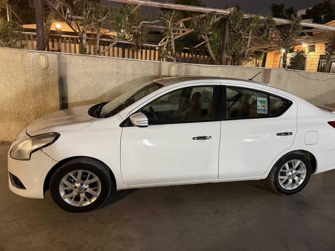 السلام عليكم 
سني 2023 
ماشيه 120 km
بغداد شارع فلسطين 
***********
