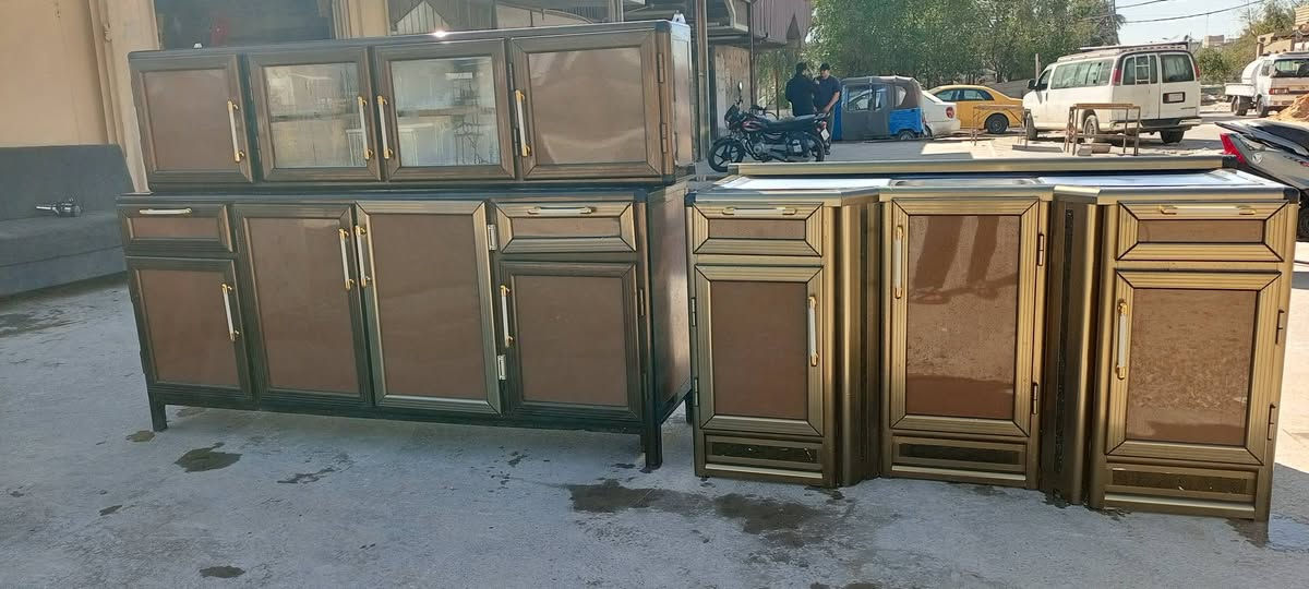 للبيع كاونتر نظيف جدا مكان بغداد شعله ***********.
