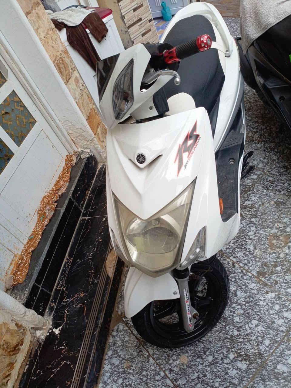 السلام عليكم سكنس لد 2018  وارد ياباني قبق نفخ ستان حساس دراجه خير من الله ما متعوبه كهربائيات شغاله ربع متصرف عليه  مكاني حله  سعر 1250
الاستفسار اتصال عله الرقم ‏‪0782 263 2448‬‏
