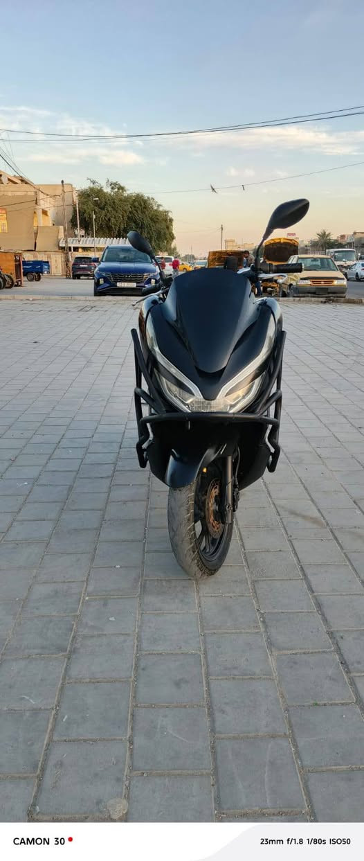 السلام عليكم شباب دراجه بي سي اس الجيل الثالث اسود طافي دراجه خيل من الله مقفوله كفاله عامه مكان بغداد حي النصر الاستفسار اتصل على هذا الرقم 
***********
