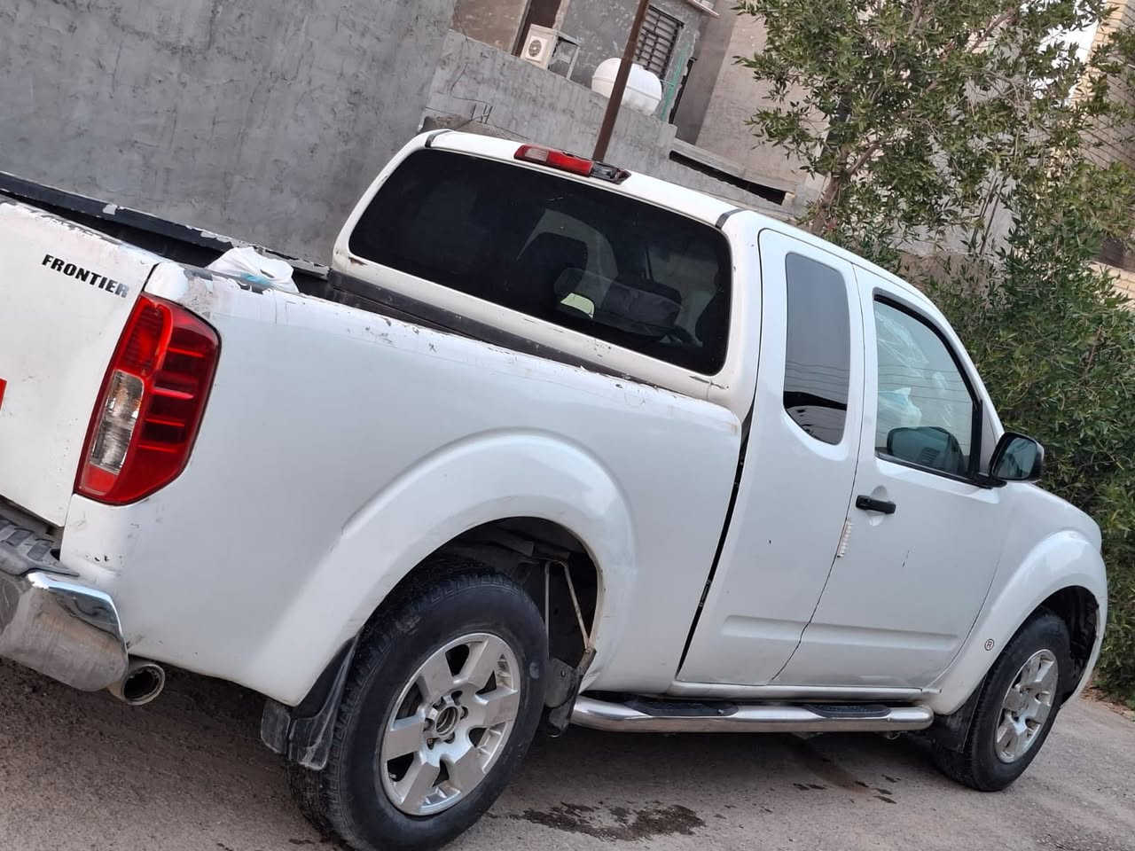 السلام عليكم
للبيع نيسان فرونتير بيكب موديل 2014 🚙

• قمارة وربع
• قير أوتوماتيك
• رقم باسمي + سنوية جديدة
• تبريد شغال 100% ❄️
• سيارة حلوة واستخدام شخصي
• جاهزة للاستعمال وما تحتاج مصاريف

السعر شده و10 اوراق وبيه مجال 
الاستفسار الاتصال على الرقم 

***********
