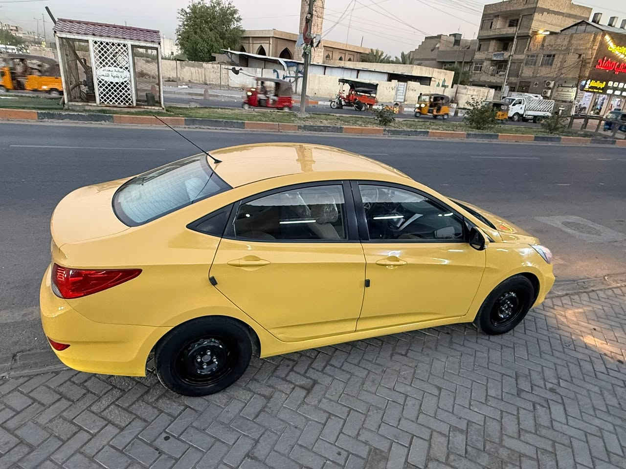 سلام عليكم
اكسنت مديل 13خليجي محرك قطر تين 
السيارة محرك كير مكفول 
صدر امامي خلفي مكفول 
السيارة مكفولة من الحادث 
تخم تاير تبريد ثلج ❄️ 
سويج عدد 2اصلي مالتهه 
السيارة جاهزة من كلشي 
رقم بغداد الجديد مصفر الهيه سنوية الى31
بسمي شرط التحويل السعر 78$
مكاني بغداد حي اور الاستفسار 
***********
