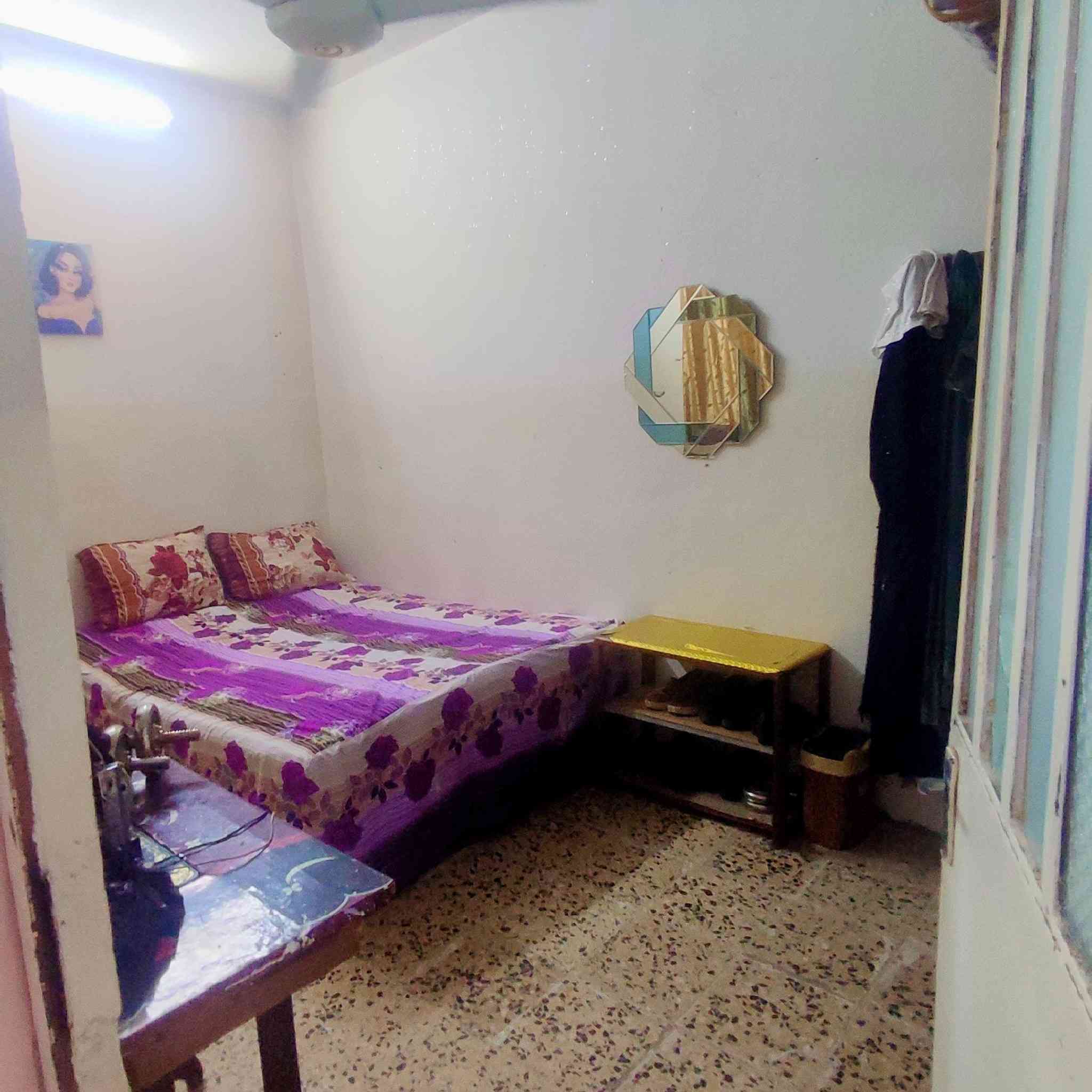 #دار للبيع #ملك صرف في حي صدام المساحة 150m.. استقبال.. هول.. غرفتين نوم.. مطبخ.. صحيات.. 
#الواجة 5..
***********
