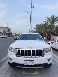 سياره جيب. خليجي. فول. مواصفات  مديل ١٣/   كشنات مخمل +تدفاء. تبريد +ك...