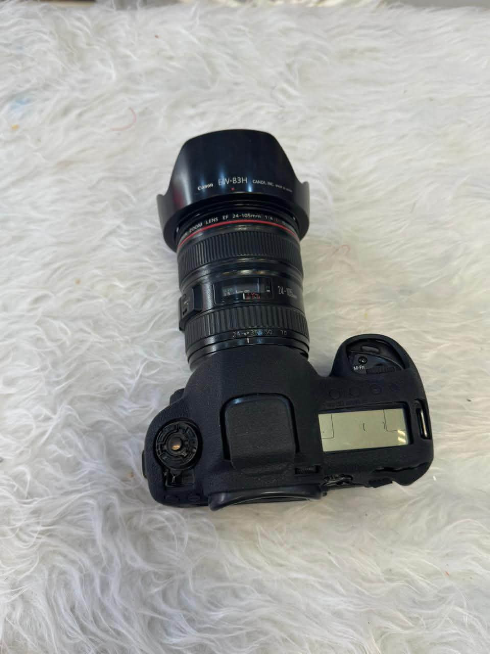 � للبيع كاميرا Canon 5D Mark IV مع عدسة Canon L Series

✅ دقة 30.4 ميكابكسل Full Frame
✅ تصوير فيديو 4K احترافي
✅ نظام فوكس سريع ودقيق Dual Pixel AF
✅ مناسبة للتصوير الفوتوغرافي والفيديو والإعلانات
✅ عدسة Canon L Series احترافية مرفقة
✅ حالة جيدة وجاهزة للعمل

💰 السعر: 12 ورقة 

📞 للاستفسار والحجز:
***********
