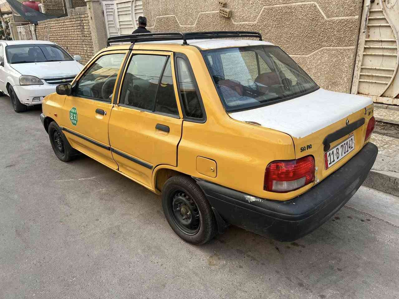 السلام عليكم  سايبة موديل 2012مكينة كير تخم تاير تبريد شواصي حلوه بيه فطر امامي بسيط رقم انكليزي مصفره هييئه وغرامات تاخذ صافي تحويل مباشر شرط بيه صبغ جاملغات خلفيه مكان بغداد الثعالبة قرب سيطرة الشعب القديمه للتواصل الاتصال *********** السعر 27 وبيه مجال جدا بسيط
