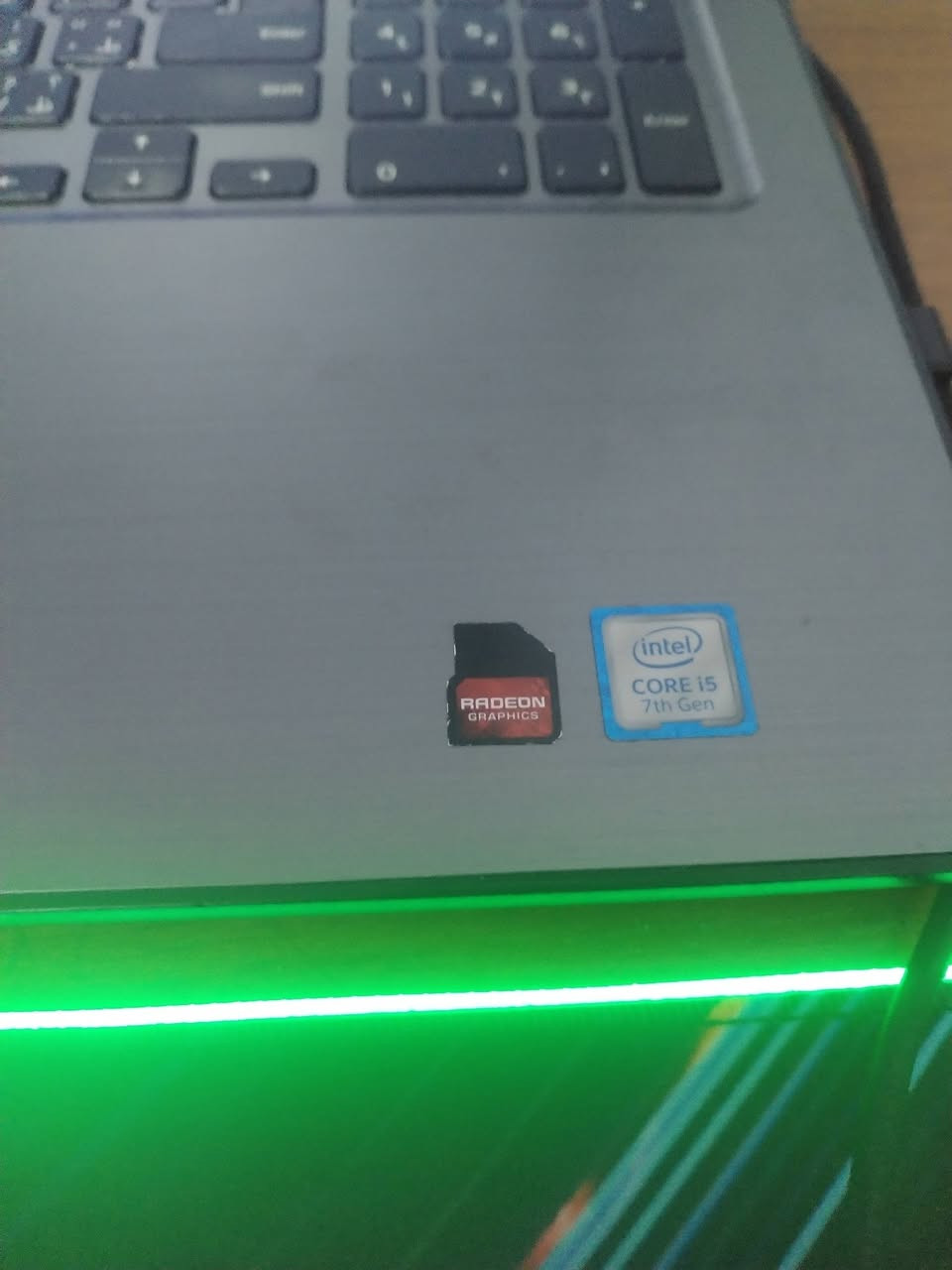 Dell Inspiron 15 5567 للبيع 💻
CPU: Intel Core i5-7200U الجيل السابع
GPU: AMD Radeon R7 M445 + Intel HD Graphics 620
RAM: 4GB DDR4
Storage: 921GB تقريباً (1TB)
Display: 15.6 inch
Webcam 📷
HDMI
SD Card Reader
Precision Touchpad

اللابتوب مناسب للدراسة، التصفح، الأفلام والاستخدام اليومي.
الجهاز نظيف ويعمل بشكل جيد.
النظام Linux nobara مناسب لألعاب خفيفة مثل Minecraft مع كم مود تحسين اداء تصل الى 139 fps-100fps

السعر: 250,000 دينار عراقي


**إذا كنت صاحب هذا الإعلان وتريد حذفه لأي سبب، رجاءا أرسل رسالة إلى الدعم الفني**
