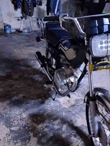 سلام عليكم دراجه 4گير تايجر موديل 21 نضيفه محرك ما مفتوح اصولي ما مصبوغه وارواقه كامله سعر 400 الف لتواصل مراسلت لصفحه او اتصال بالرقم ***********
