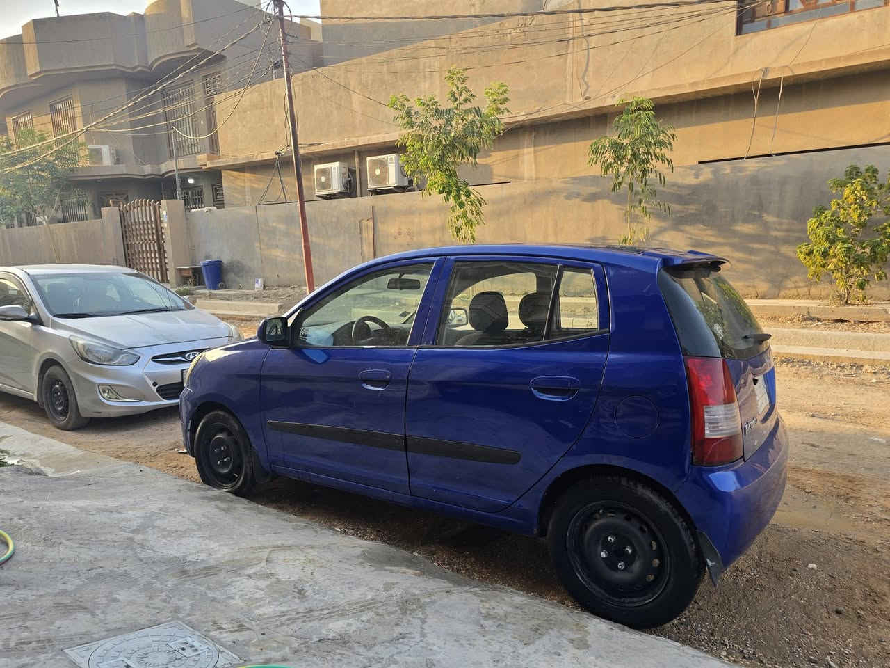 للبيع كيا بيكانتو موديل 2006 السنوية 2029
محرك وكير وكهربائيات جيد جدآ
جام كهربائي تحكم مري جانبية 
محرك 4 سلندر المرغوب
كير اوتماتيك
رقم بابل
السيارة صبغ عام للجمالية بدون ضرر بدون معجون 
مكاني بالحلة قرب شارع 60
للأستفسار ***********
