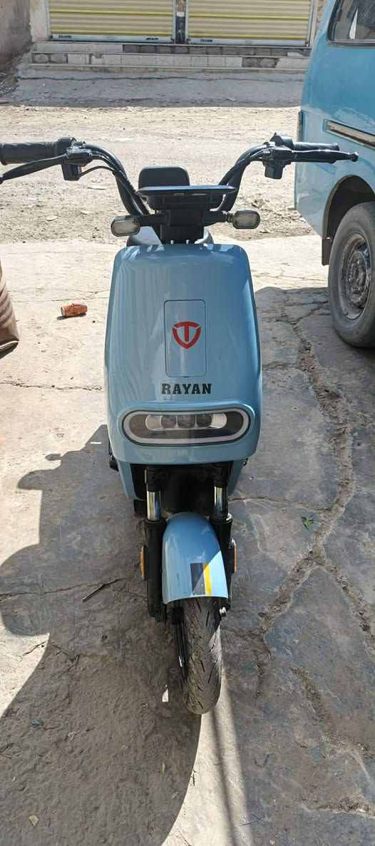 دراجه شحن لبيع أخو الجديد دراجه كامله مابيها أي نقص السعر ٣٠٠ وبيها مجال شي قليل للاستفسار الاتصال ع الرقم ***********
