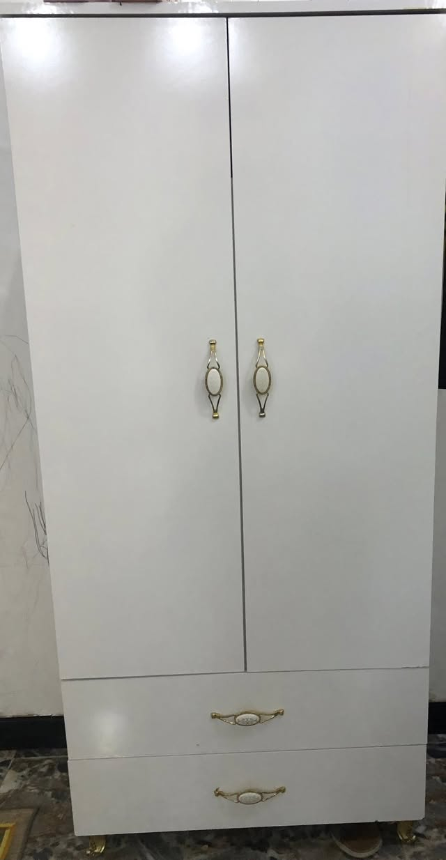 للبيع ثلخ جديد نضافه ١٠٠٪؜سعر ٣٥٠الف جربايه نفرين طابقين مع دواشك سعر ٧٥الف كاروك طفل كامل مع دوشك كامل ١٠٠الف جديد كنتور بابين جديد سعر ١٠٠الف 
***********
