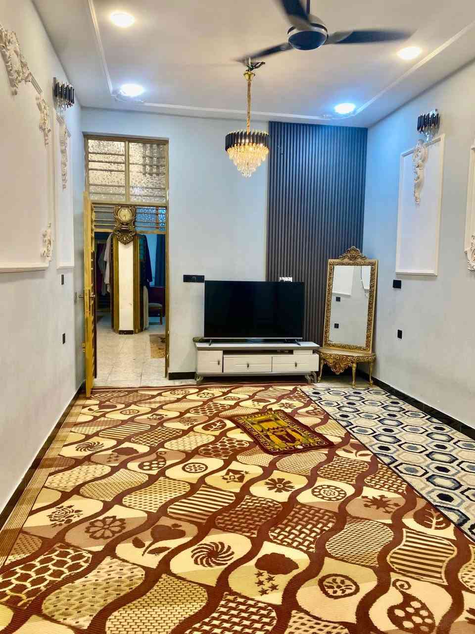 سلام عليكم
بيت للبيع مساحه 140

مكان حي طارق القديم 

السعر 95 وبي مجال 

للاستفسار ***********
