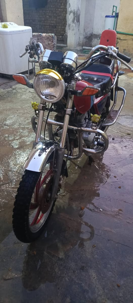 دراجه تيموتا للبيع ذي قار 2015 كلك بس تكفل عن العشائر ***********0 سعر 550 نظيفه كلش
