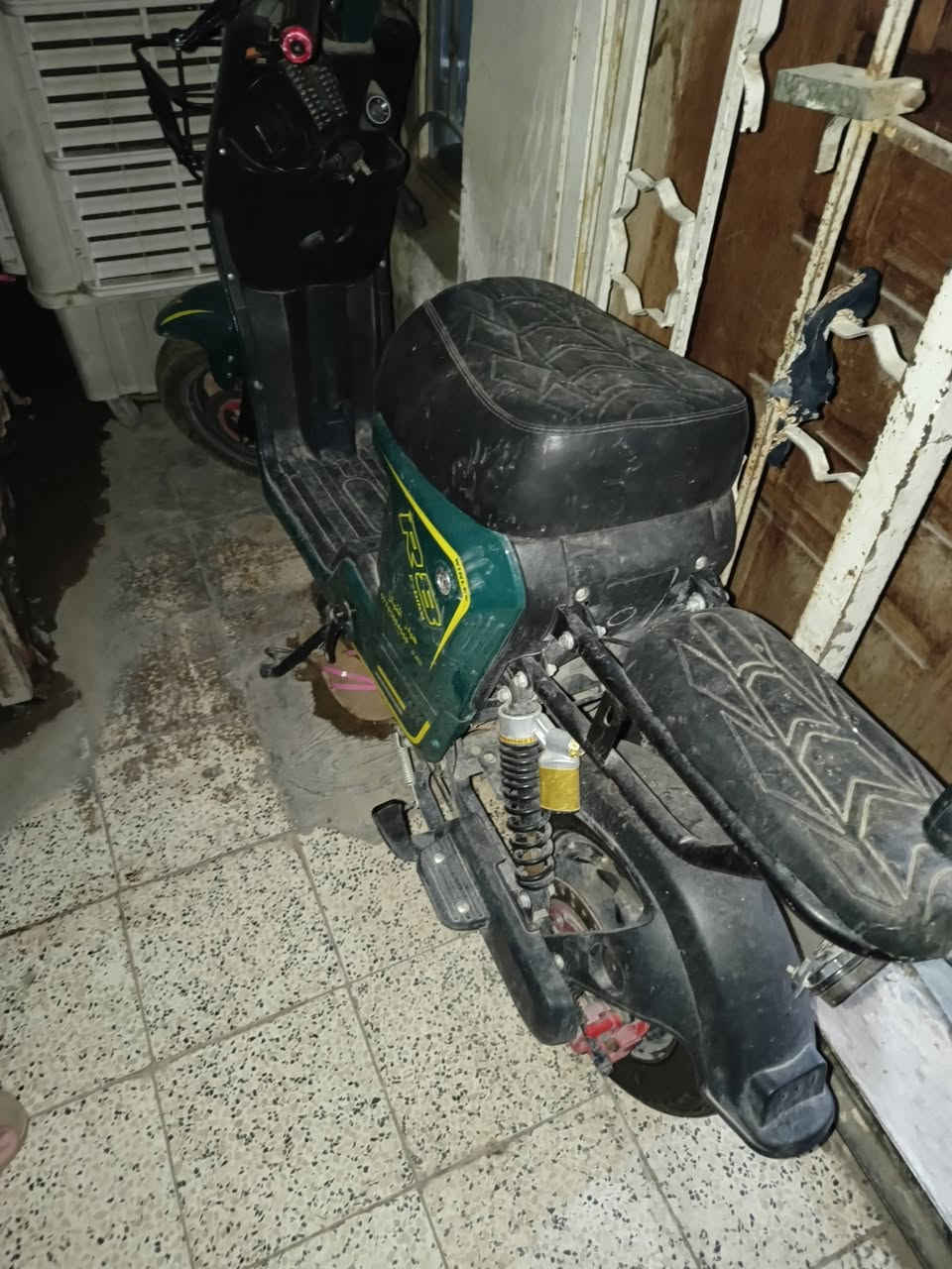 السلام عليكم للبيع درجه شحن نضيفه نقص بطاريات الباقي كله جديد السعر ١٥٠الف،***********
