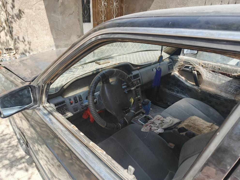 كية بونتيشة مديل 96محرك ابلادي بالجيس البدي نضيف السياره كلش حلو بس اشوي بيهة كهربايات بس اتديهة الواحد زين ترجع لوك تايرات جديدة المحرك استو شديتة عليه الله شاهد وهاي الصور كدامك *********** ابو الخصيب, البصرة
